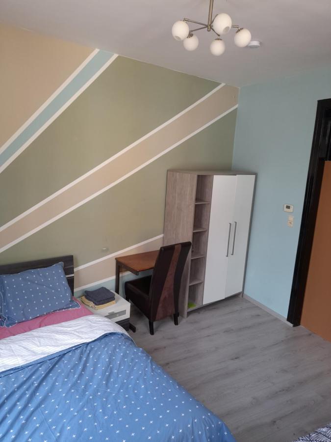 Large Room In House W Shared Kitchen & Bathroom W Free Parking Bluecard Amberes Exterior foto
